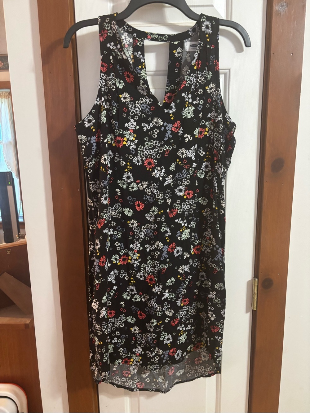 Old Navy Black Sleeveless Floral Shift Dress